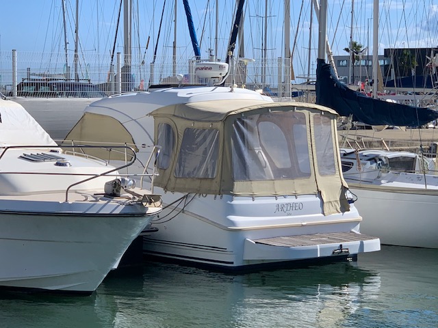 slider 2 Beneteau Antares 8